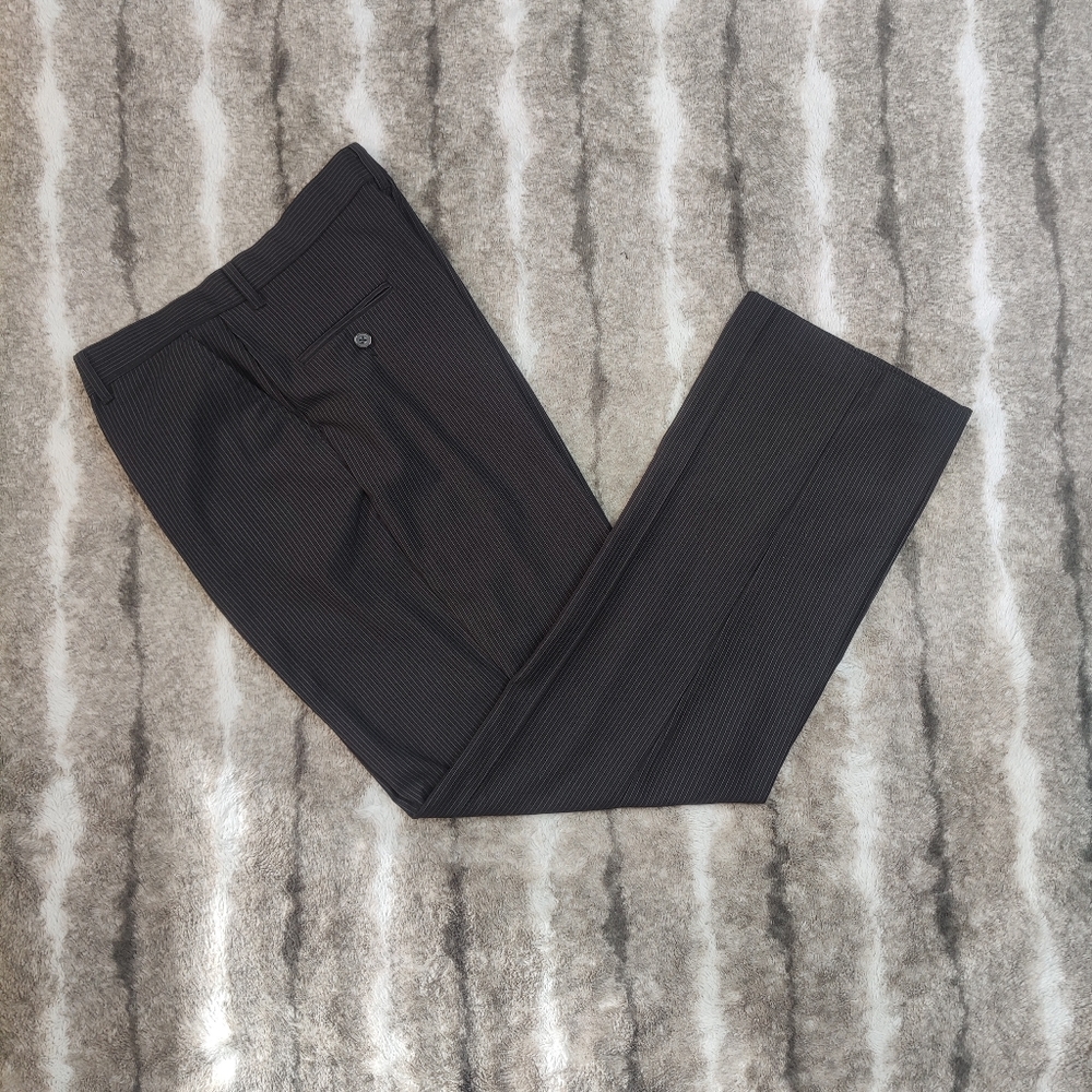 VAN HEUSEN Gray Pin Stripe Front Pleat Dress Pants